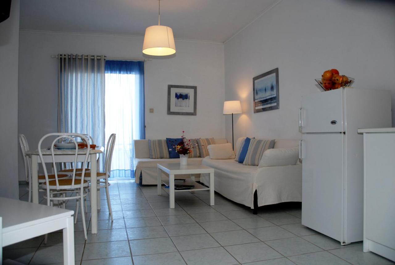 Villa Fleria Seaside Studios & Apts Gerani  Buitenkant foto