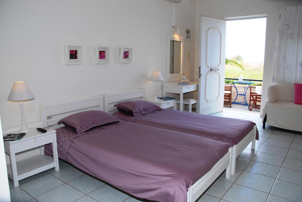 Villa Fleria Seaside Studios & Apts Gerani  Buitenkant foto