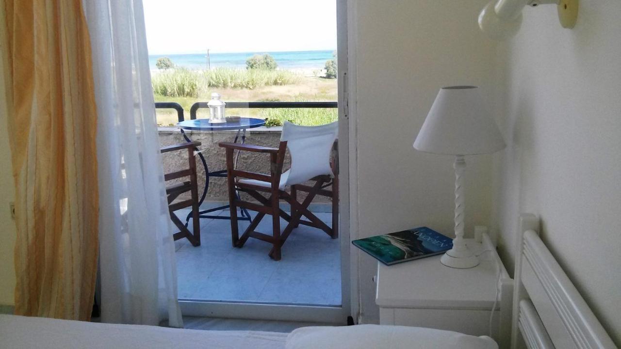 Villa Fleria Seaside Studios & Apts Gerani  Buitenkant foto