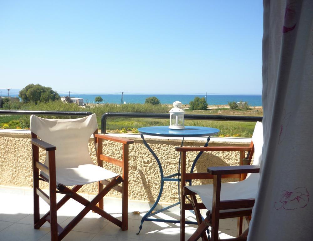Villa Fleria Seaside Studios & Apts Gerani  Kamer foto