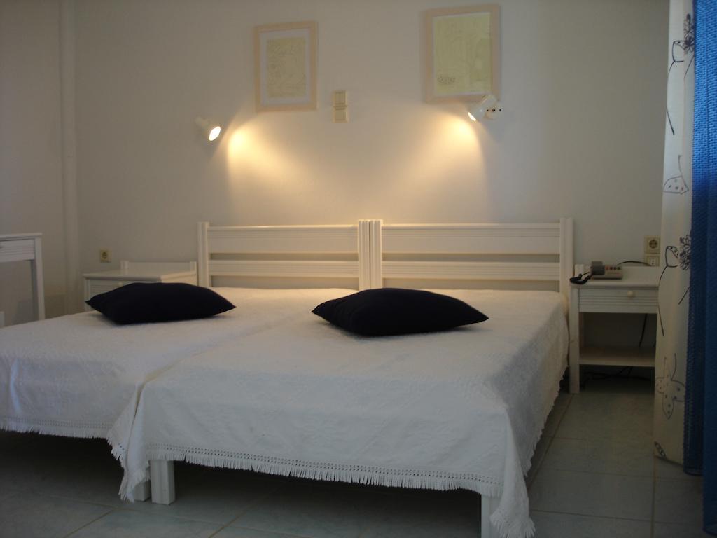 Villa Fleria Seaside Studios & Apts Gerani  Buitenkant foto