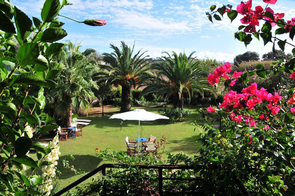 Villa Fleria Seaside Studios & Apts Gerani  Buitenkant foto