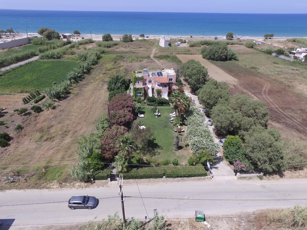 Villa Fleria Seaside Studios & Apts Gerani  Buitenkant foto